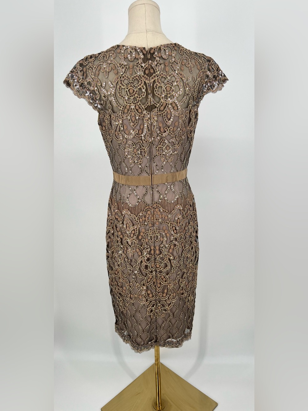 Tadashi Shoji Women's Natural Sequin Lace Body-Con Cocktail Dress | 6 - Picture 5 of 12